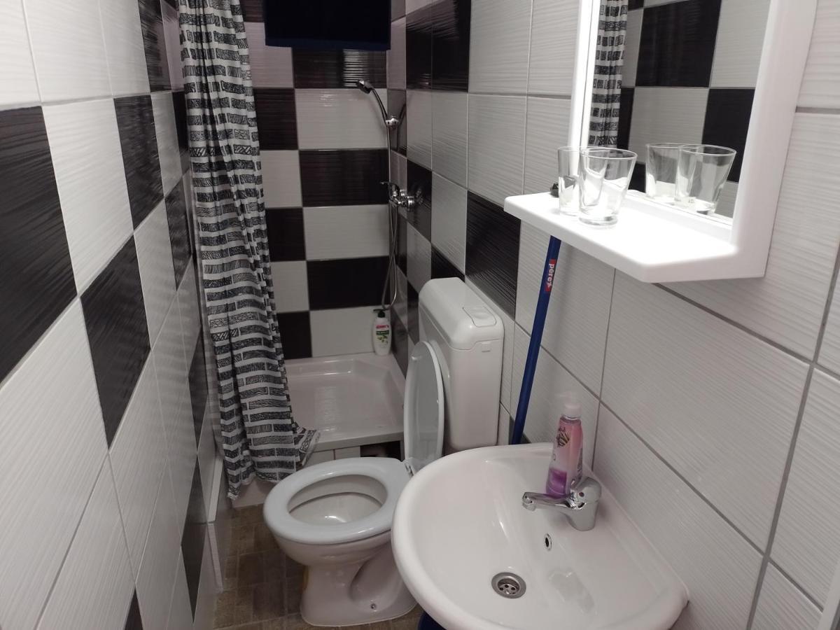 Trio Sobe Hotel Яйце Екстериор снимка