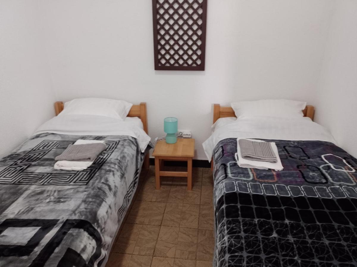 Trio Sobe Hotel Яйце Екстериор снимка